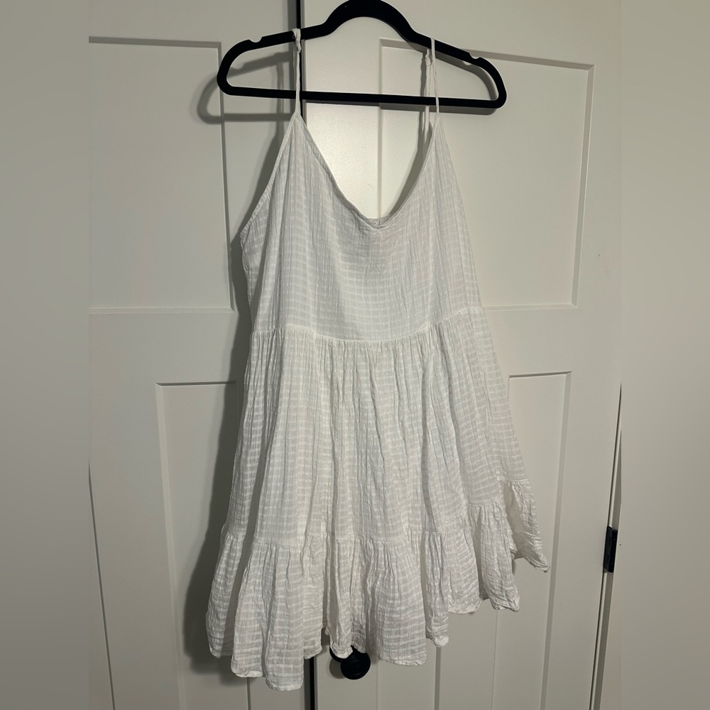 white shein dress size 4xl ( fits more like a 2xl)